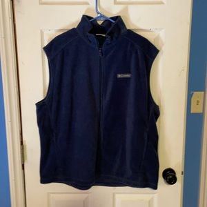 EUC Columbia fleece vest, XL, in navy blue
